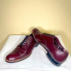 Traditional Stacy Adams Dress Shoes - Men’s Size 11 - Burgundy/ Brown